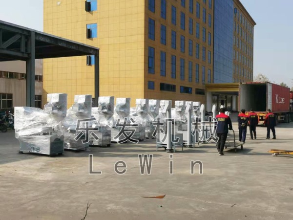 國外客戶-榨油機發貨