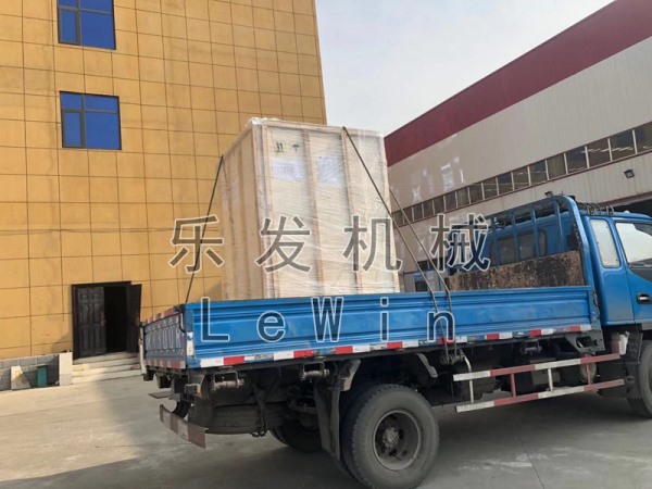 國外客戶發貨-榨油機